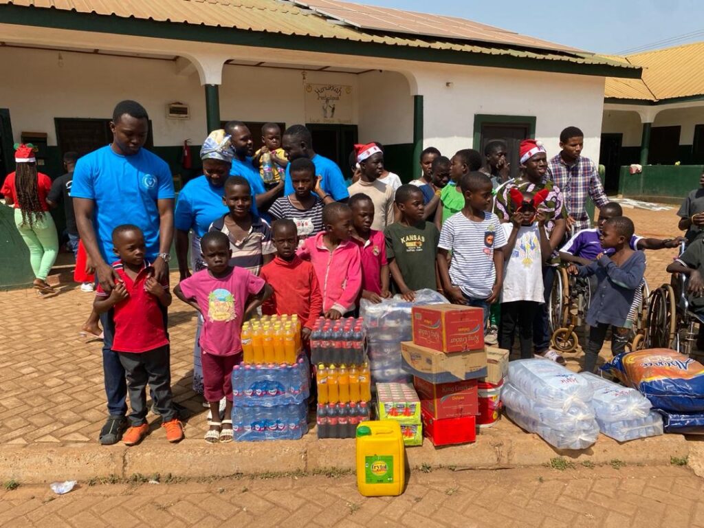 hanukkah children's home outreach 26th dec 2023 (4)